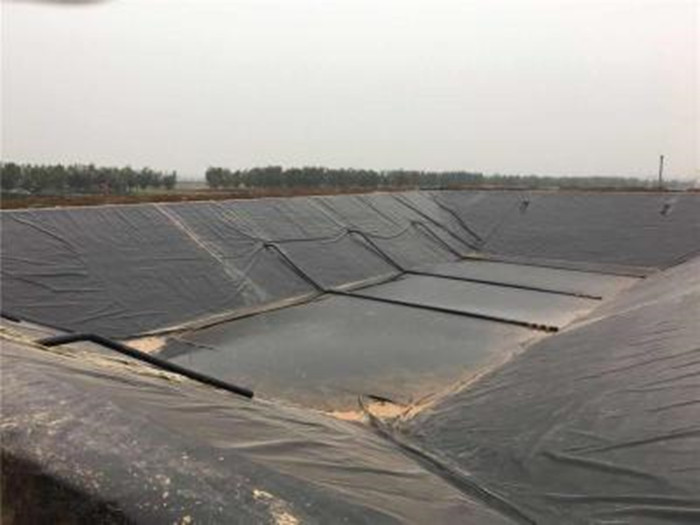 黑膜沼氣池的材料和施工方法